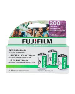 Fujifilm 200 Color Negative Film, 35mm Roll, 36 Exposures, 3-Pack, Daylight-Balanced, 600022185
